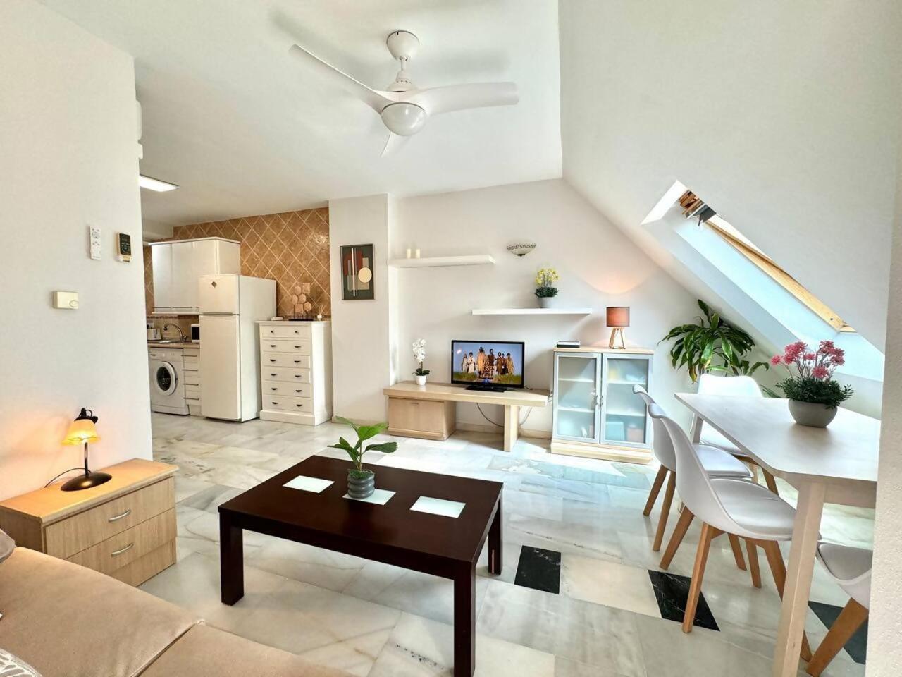 Cyv Fun Beach & Relax 1 Bed 1 Bath Фуэнхирола Номер фото